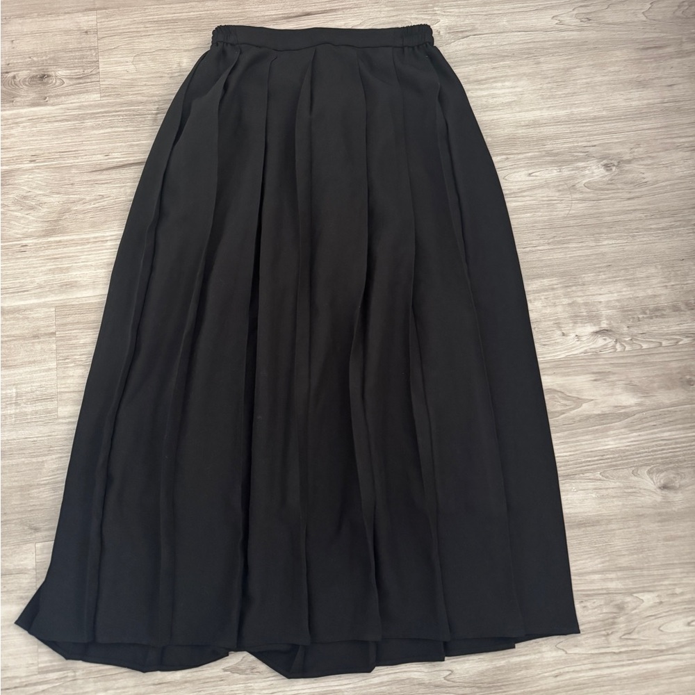 Uniqlo maxi pleated skirt